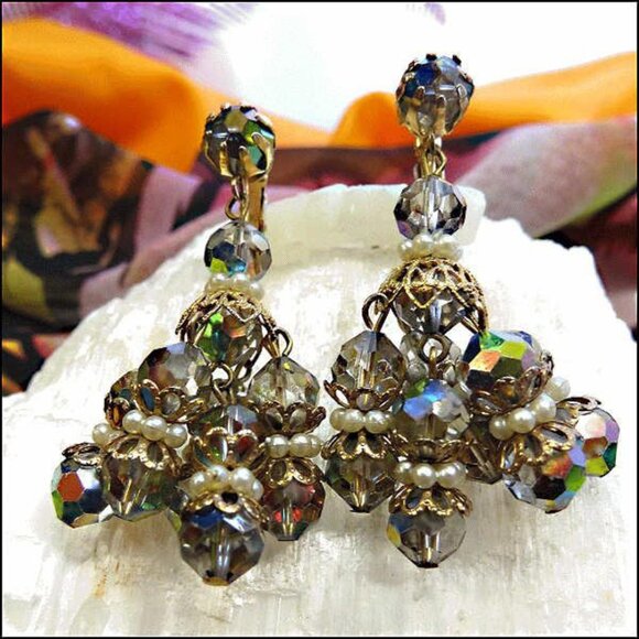 1950s Hattie Carnegie Chandelier Earrings Silver Crystals w Pearls - Picture 5 of 7